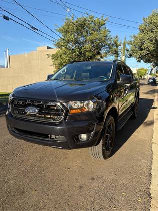 FORD RANGER 2.2 BLACK 4X2 CD 16V DIESEL 4P AUTOMÁTICO